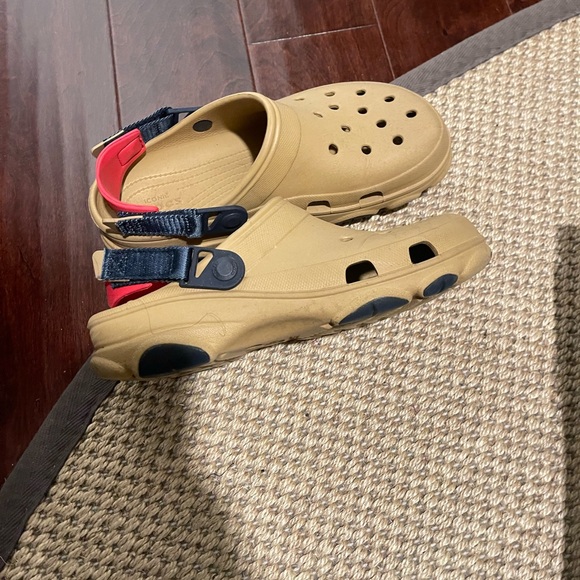 Women/Men Clogs with Red Strap - Picture 2 of 4